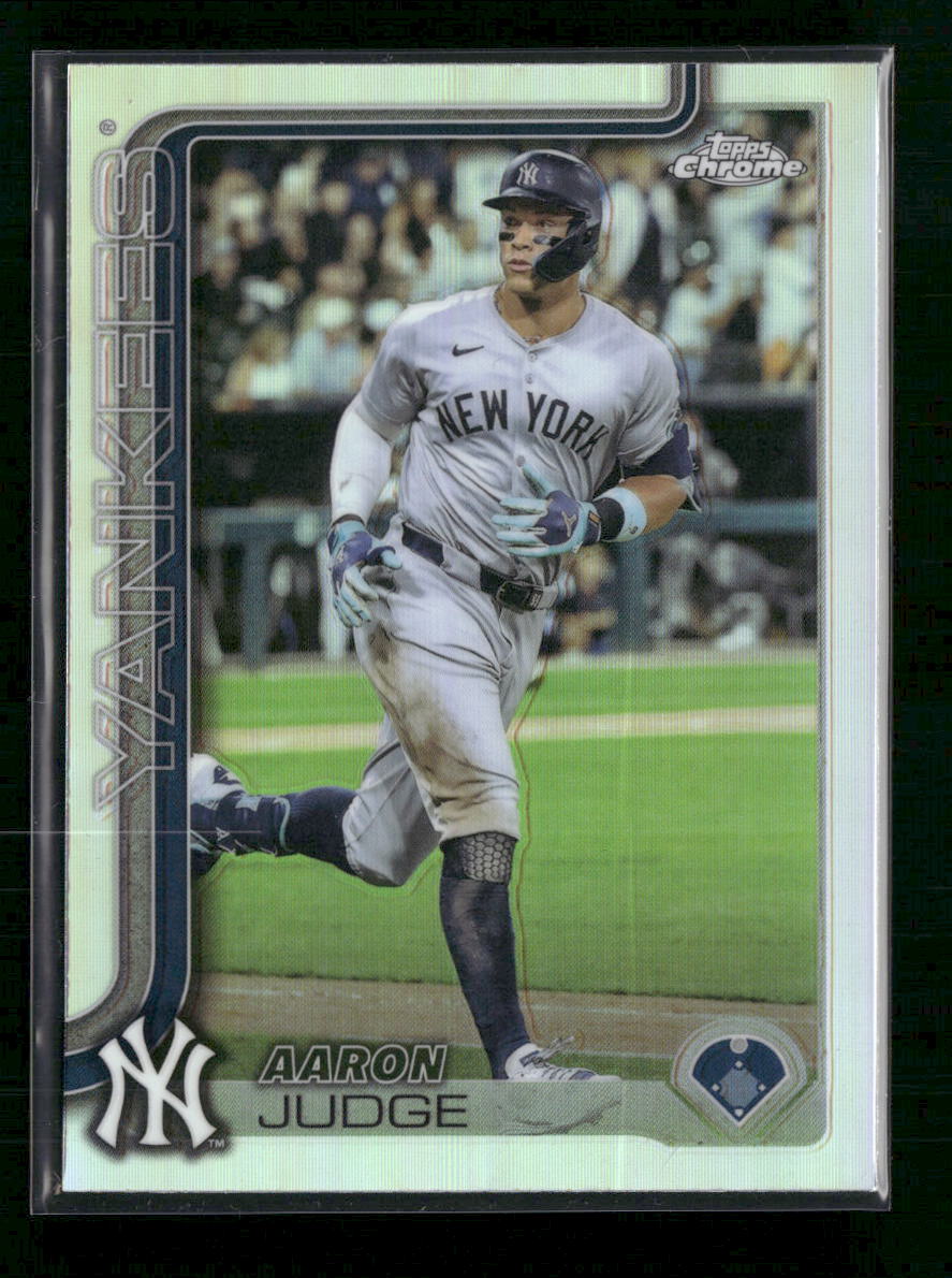 Aaron Judge 2025 Topps Chrome #99 Image Variation Short Print Refractor SP