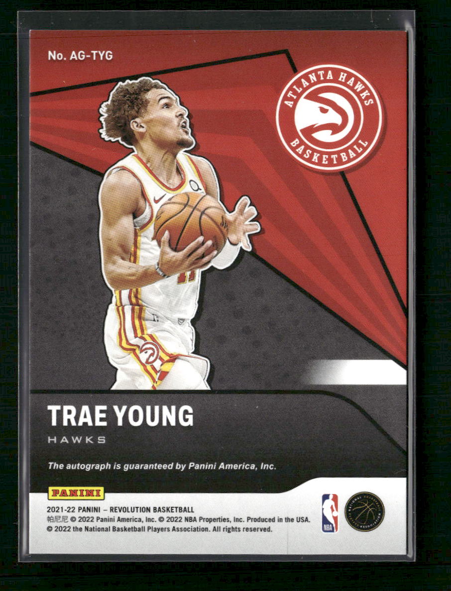 Trae Young 2021-22 Panini Revolution #AG-TYG Autographs
