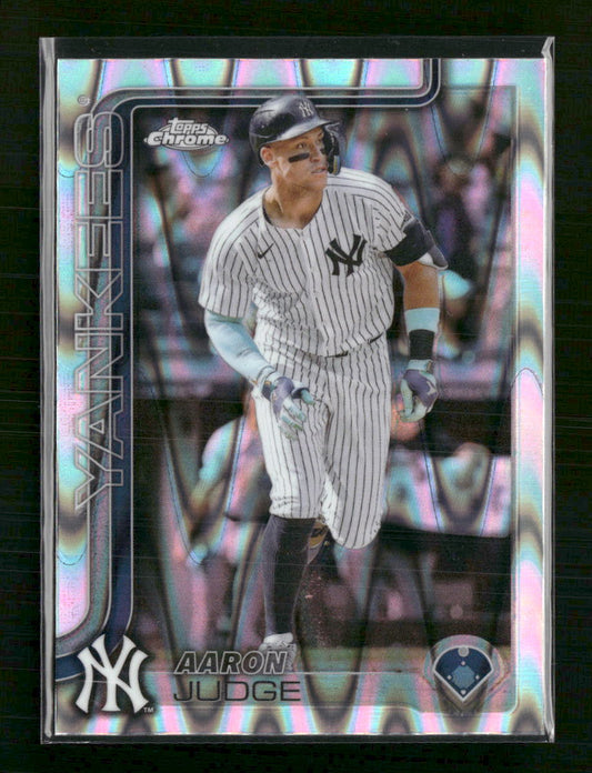 Aaron Judge 2025 #99 Topps Chrome Raywave Refractor