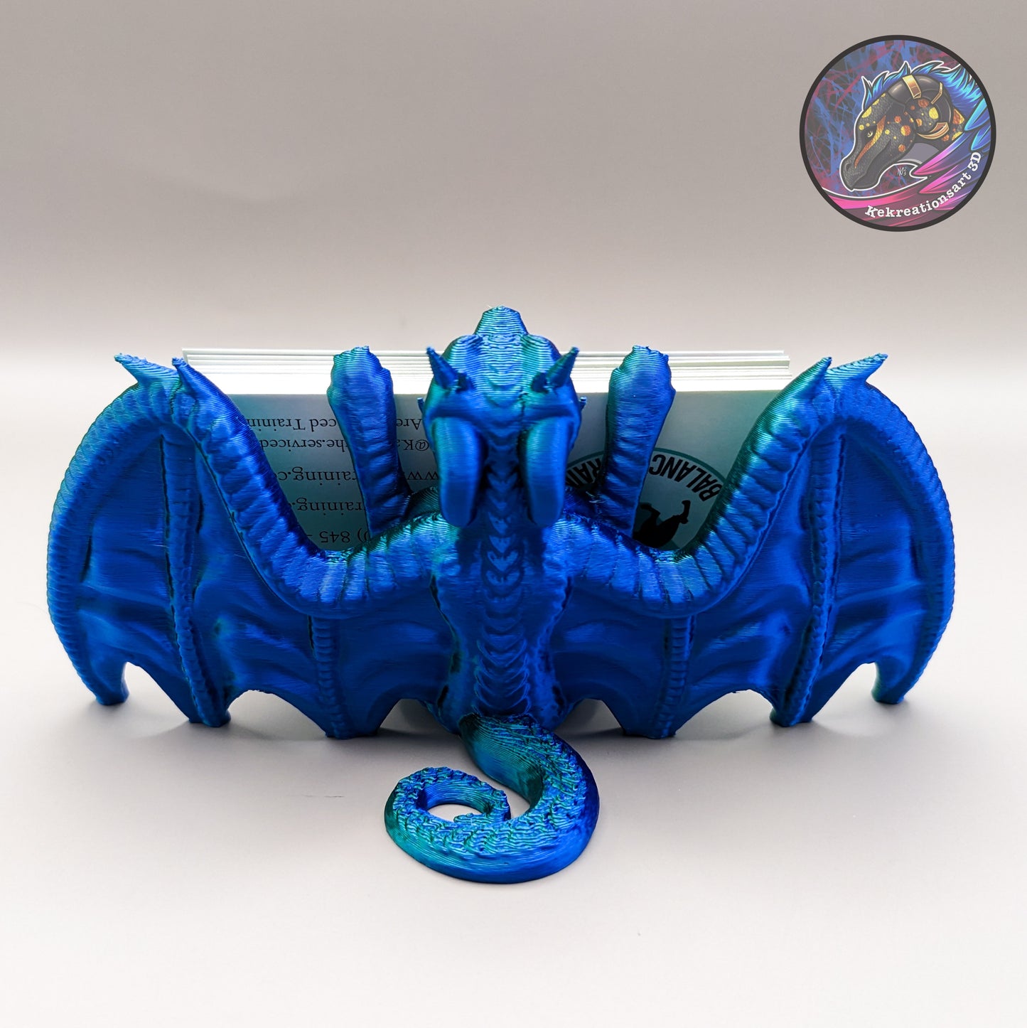 Soporte para cartas de dragón