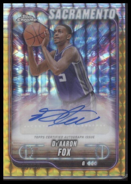 De'Aaron Fox 2024-25 Topps Chrome Autographs Gold Geometric Refractor #/50 - Front