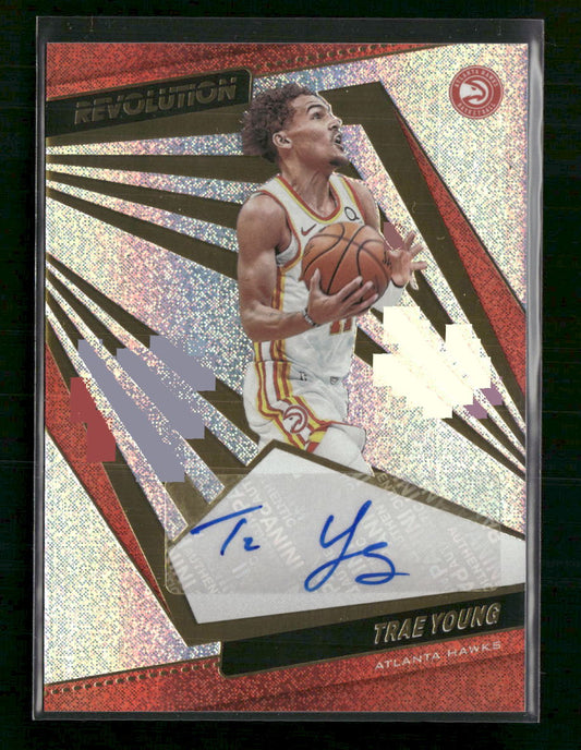Trae Young 2021-22 Panini Revolution #AG-TYG Autographs