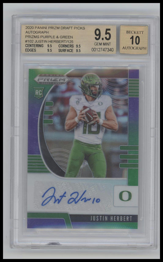 2020 Panini Prizm Draft Picks Auto Purple/Green Justin Herbert/125 9.5 BGS #102