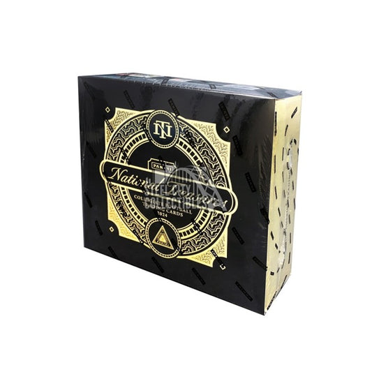 Caja de pasatiempos de fútbol universitario Panini National Treasures 2024