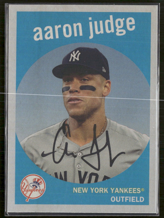 2025 Topps Heritage Heritage 25th Anniversary Holographic Aaron Judge #H25-8