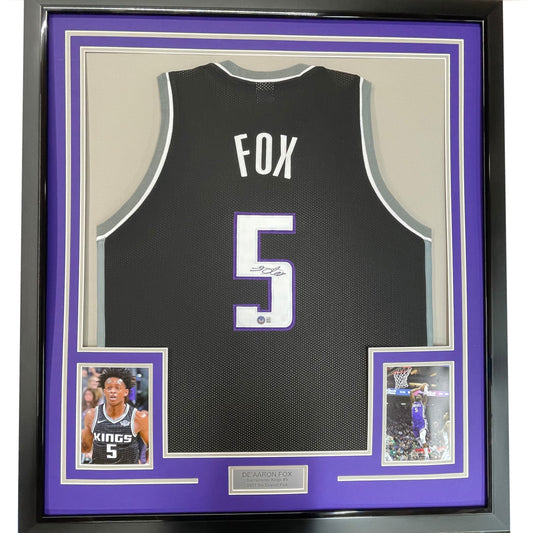 Framed Autographed/Signed De'Aaron Fox 35x39 Sacramento Black Basketball Jersey Beckett BAS COA
